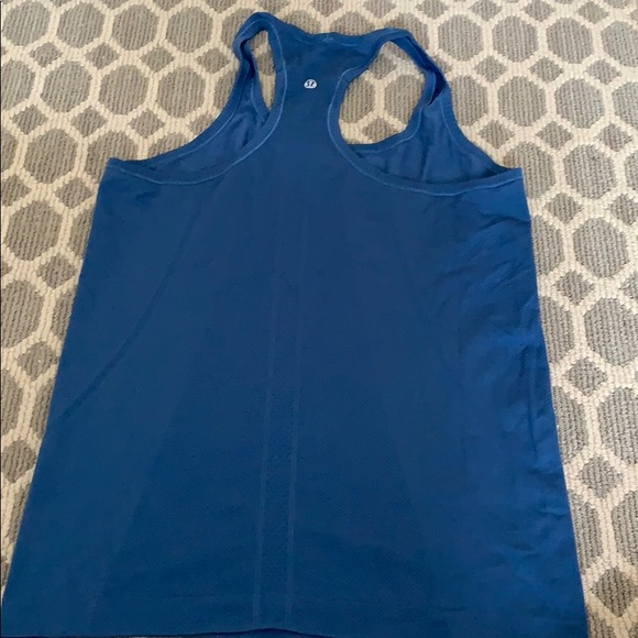 Blue authentic lulu lemon tank top size 8 - Picture 2 of 3